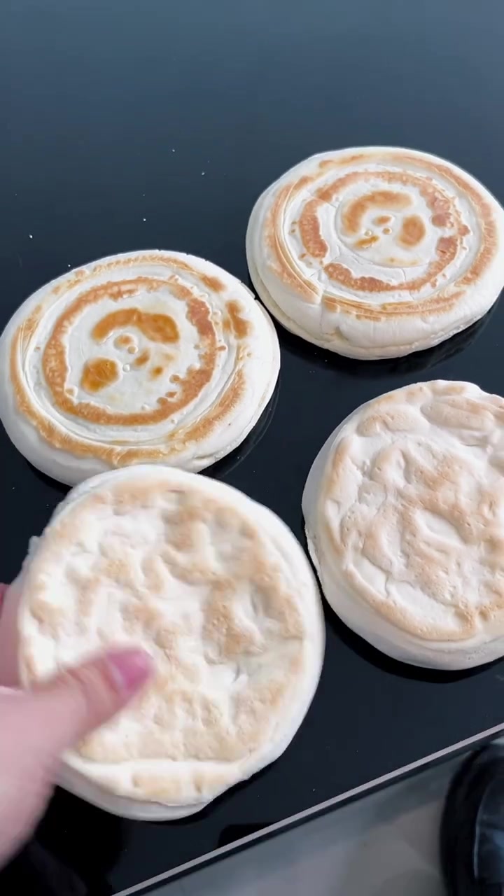 介绍有地域特色的西安传统腊汁肉夹馍