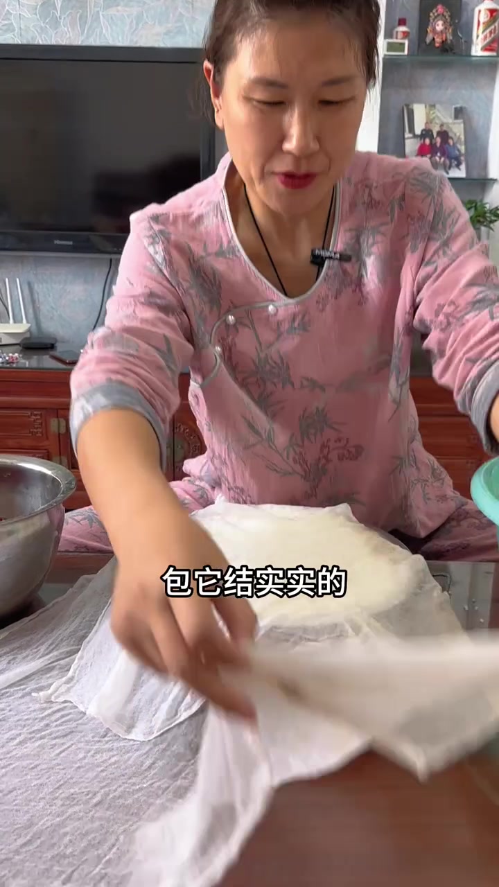 从未让您骄傲,您却待我如宝。承蒙时光不弃,感恩一切给予。您陪我小,我陪您老。我的超级英雄老