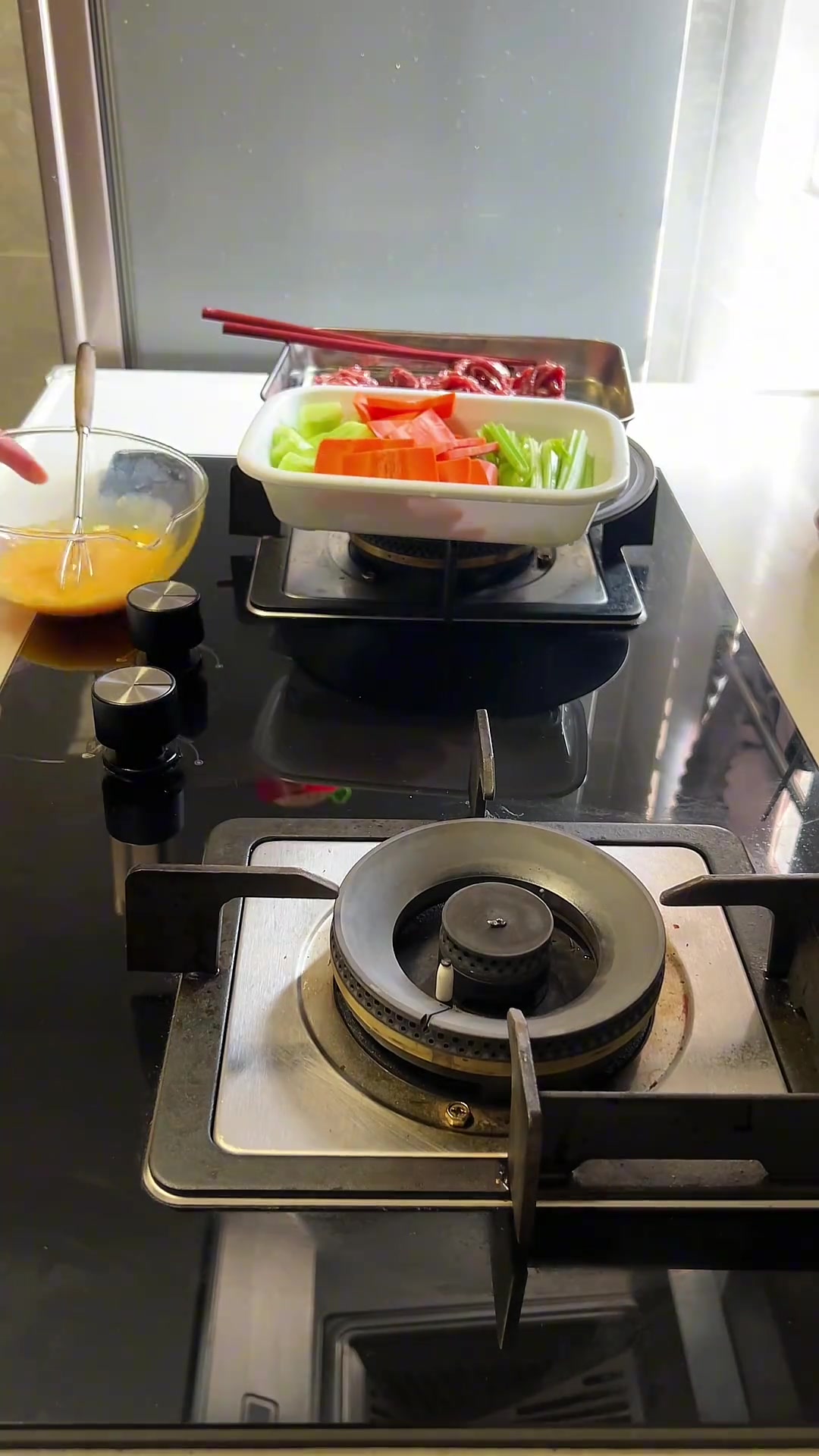 独居一人食今日菜单:芹菜炒牛肉等