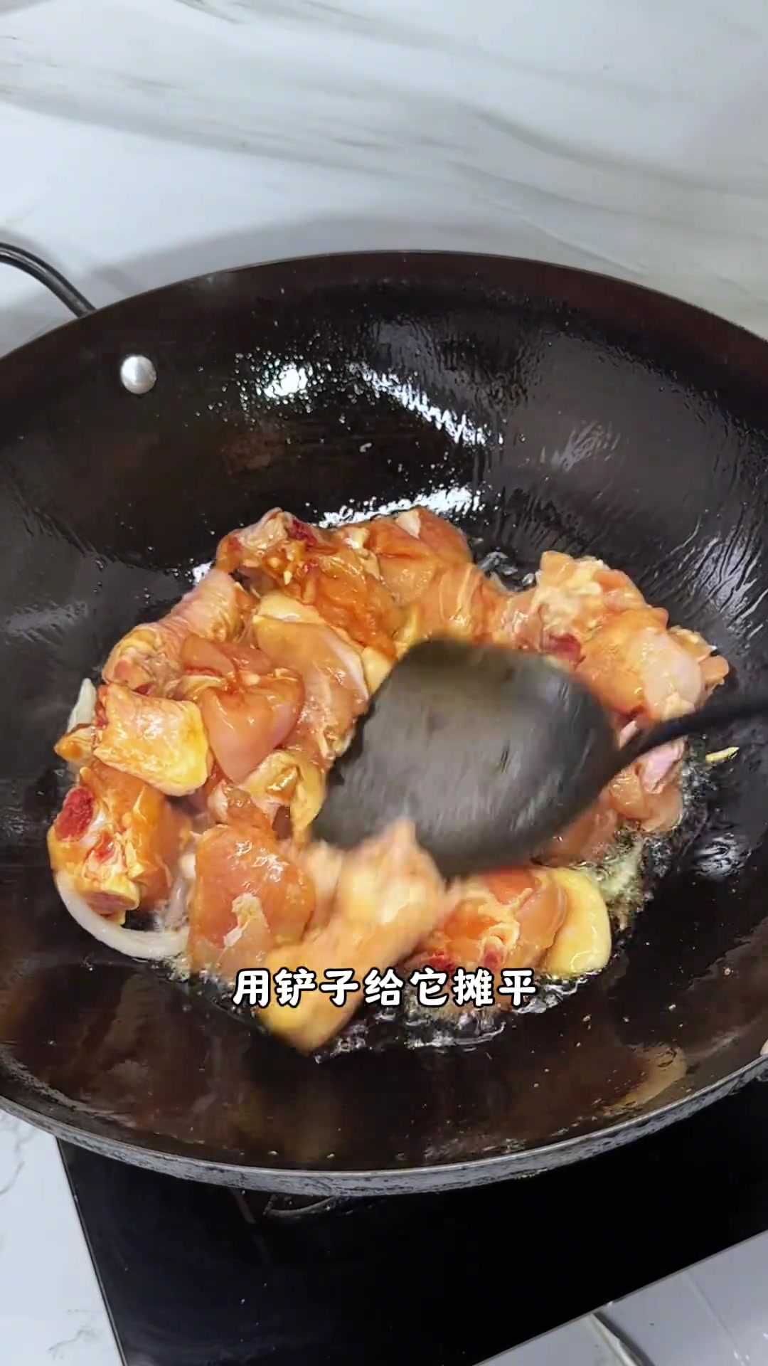 春天必做春笋鸡腿煲，鸡肉嫩汤香，赶紧试试