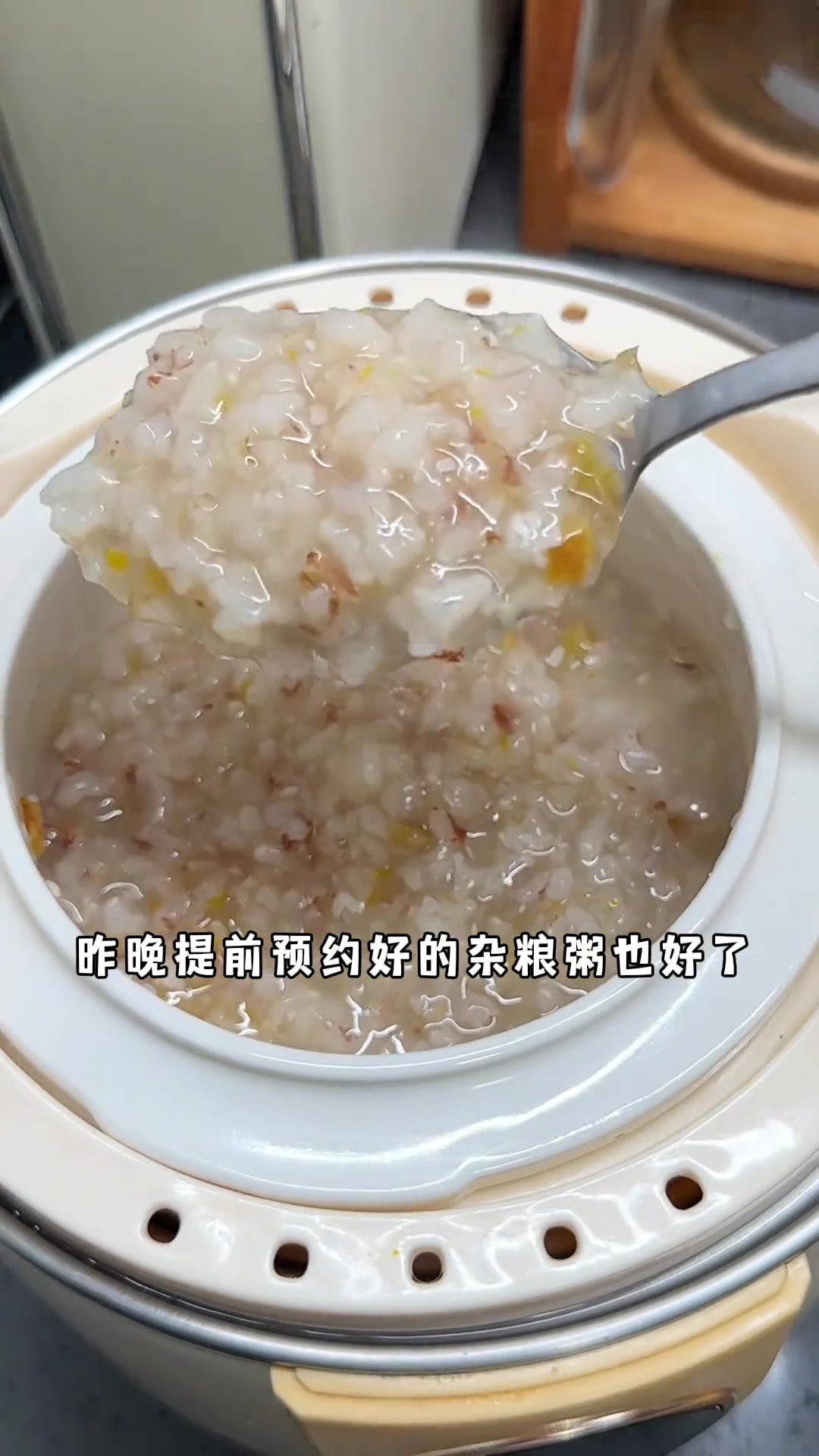 今日早餐做发面葱油小酥饼,外酥里软超香