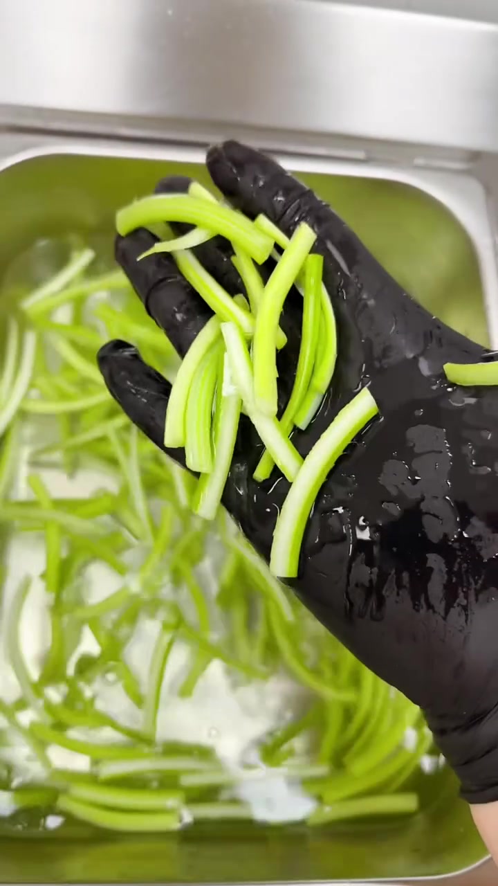 分享拌制爽口清脆小菜的详细简单做法