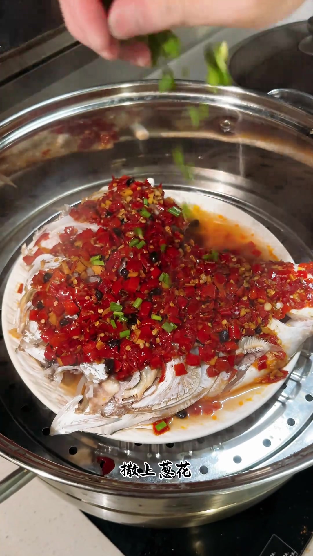 听我的，找湖南人，他会做剁椒鱼头