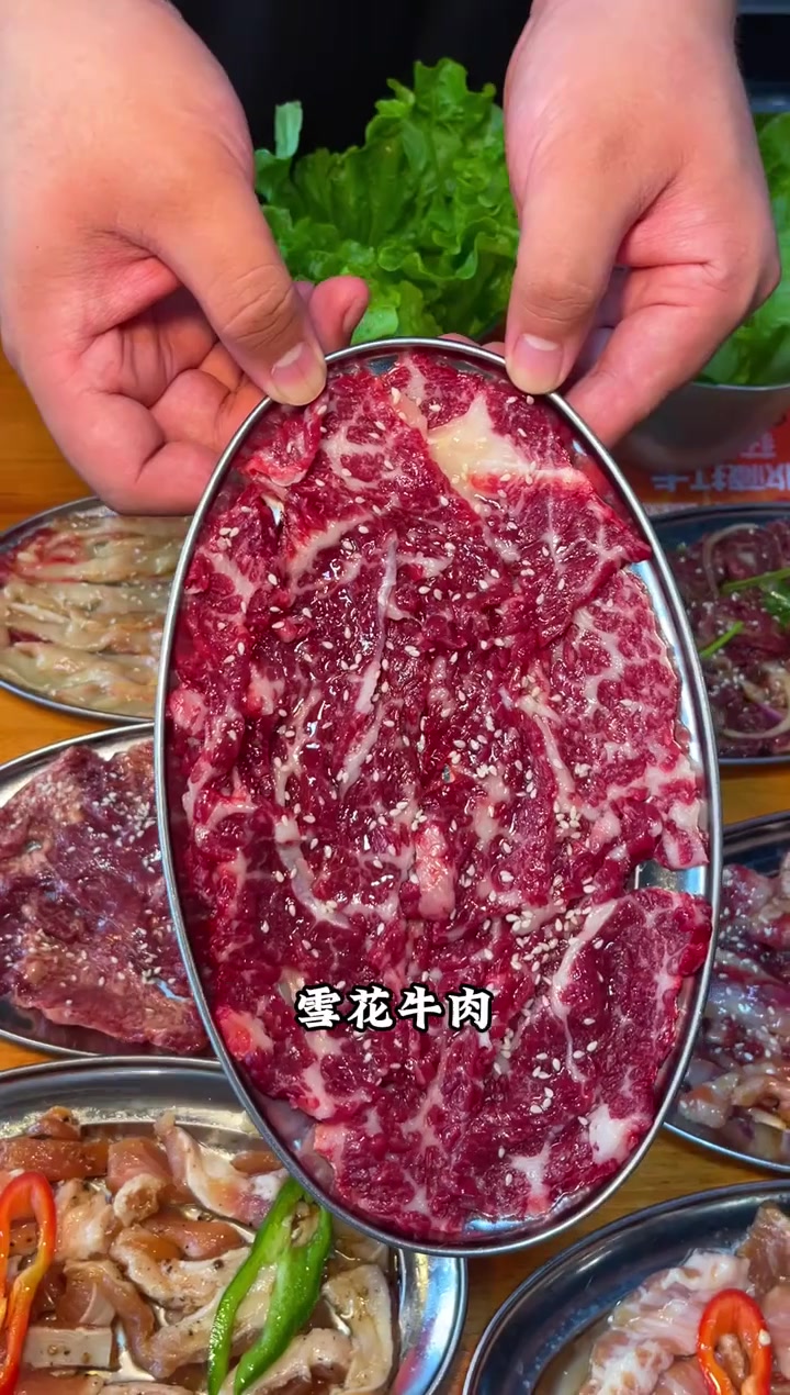这家居然有如此新鲜的碳烤牛肉,真的超爱拉!