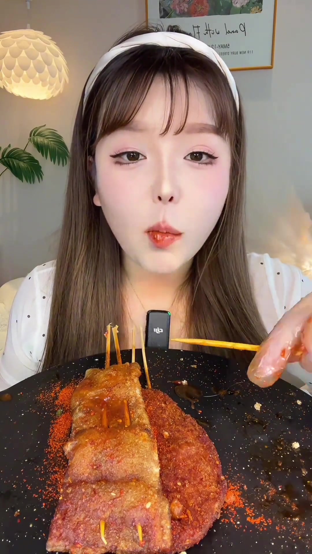 上海炸串天花板来咯轰炸金针菇和大鸡排绝了还有软糯的炸香蕉