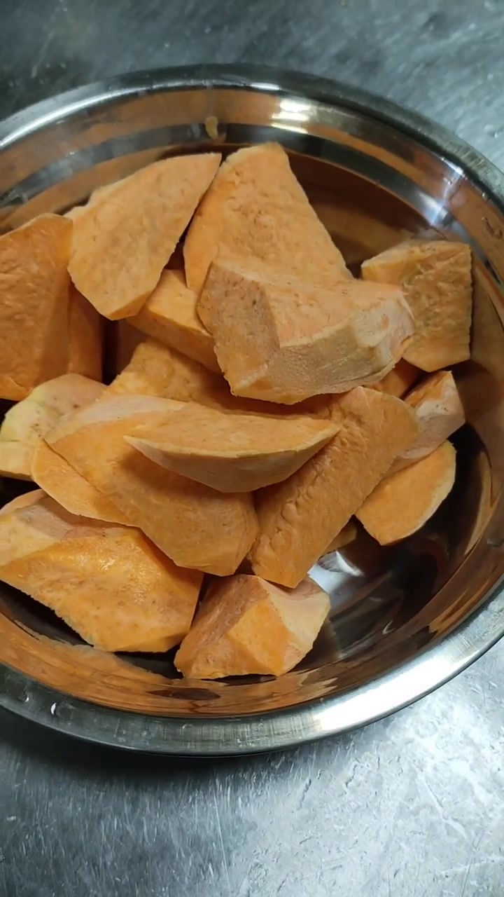 超好吃女士菜拔丝地瓜教程,学会快点赞!