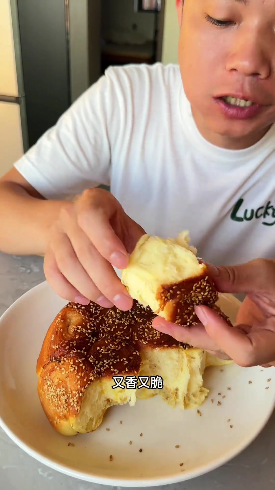 不用揉面，电饭锅就能做蜂蜜脆底小面包！绝了！