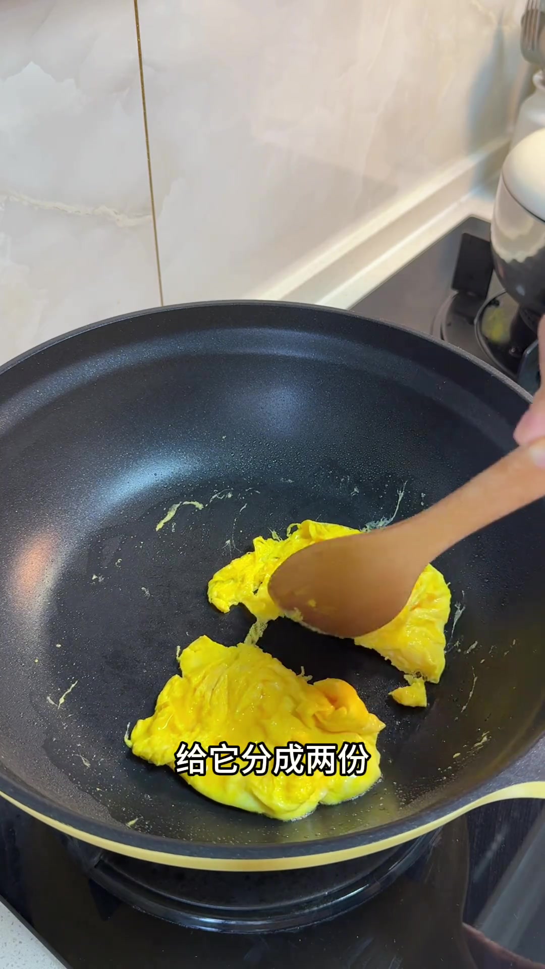 今日三明治搭配超赞，香芋花生糊也好喝