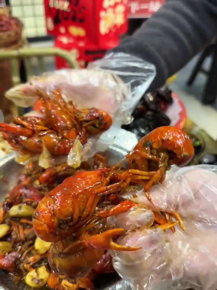 吃上了2025第一顿小龙虾文和友38一斤!
