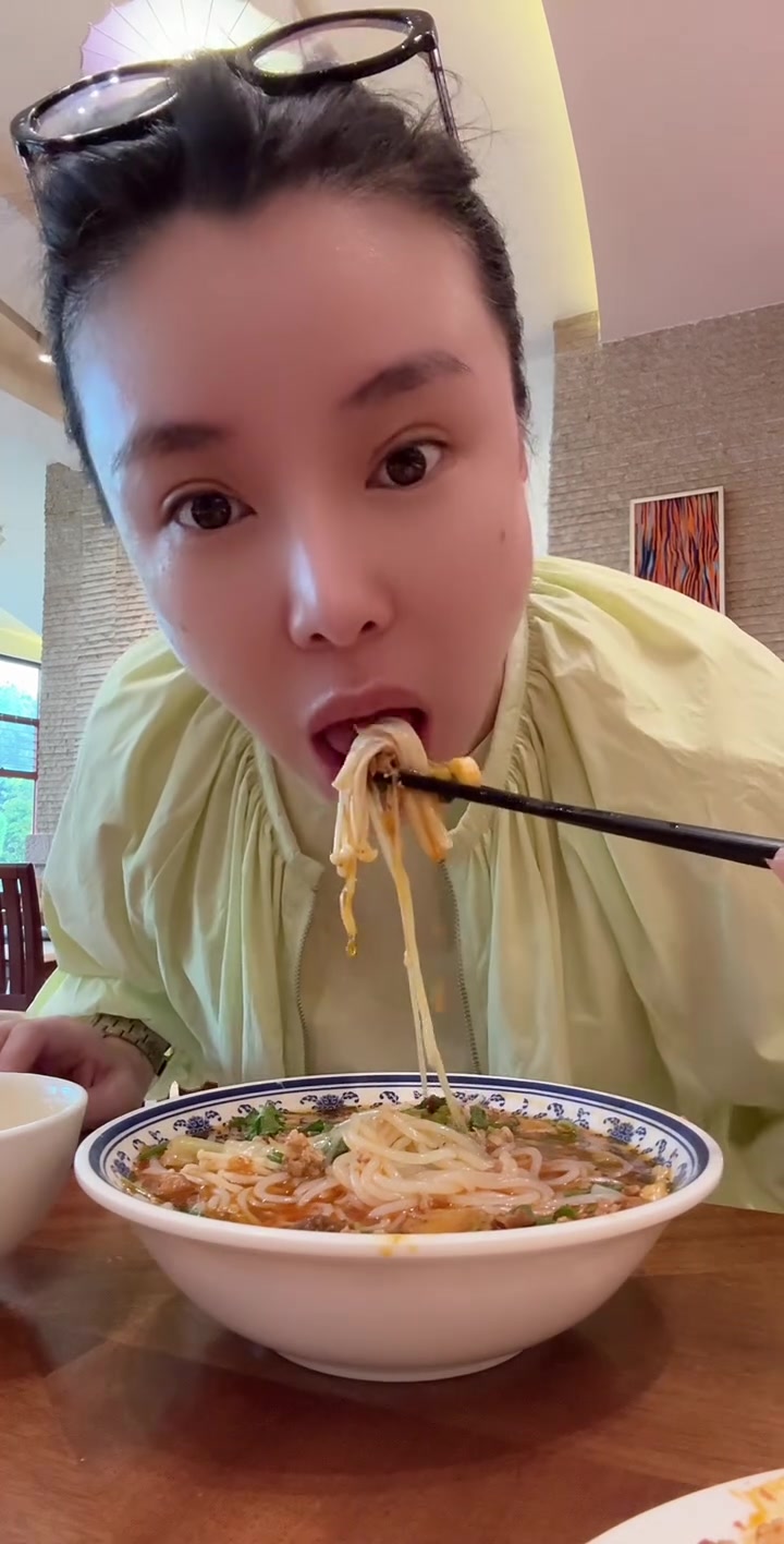 酒店早餐脸过敏石林换大理美食口味大折腾