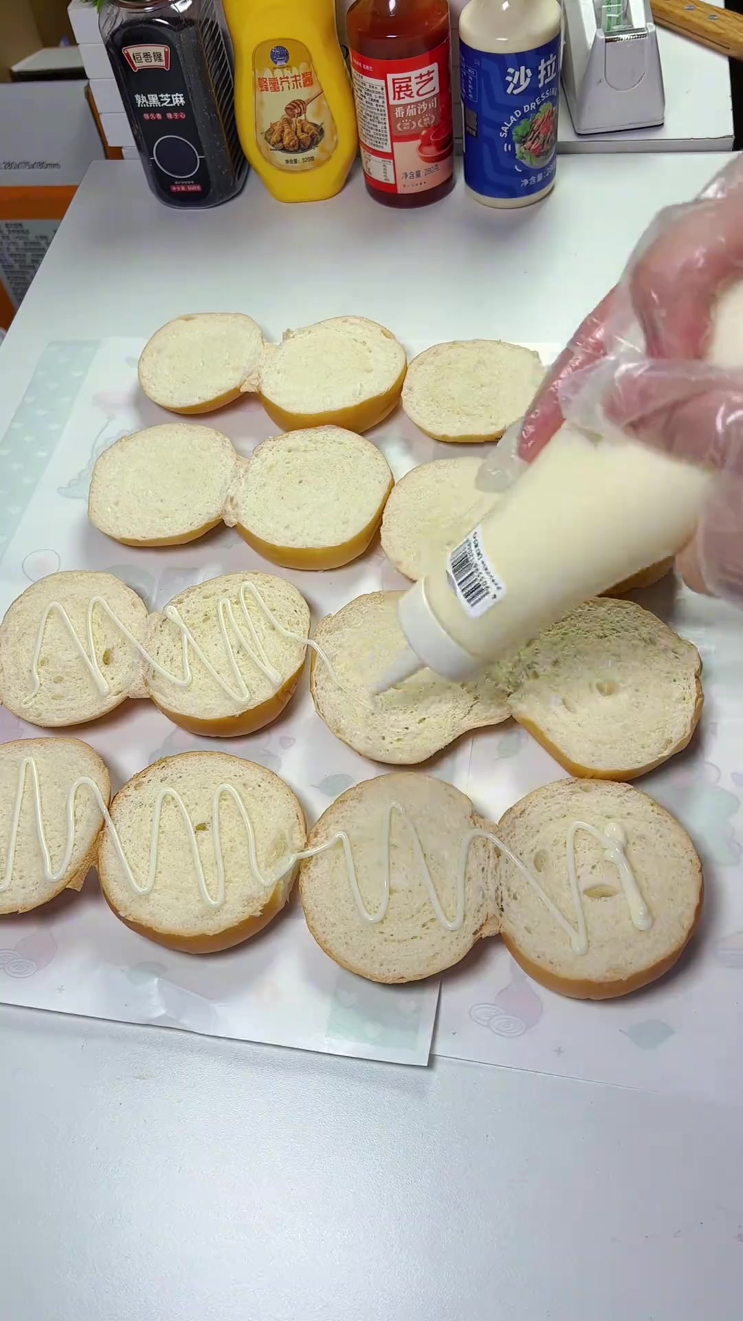 学校门口摆摊热卖的迷你小汉堡详细做法来啦