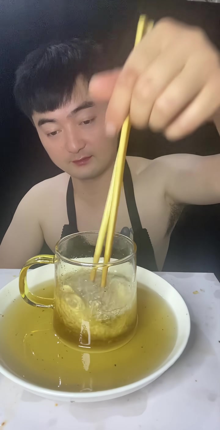 酥脆油炸鸡皮,家常美食制作分享