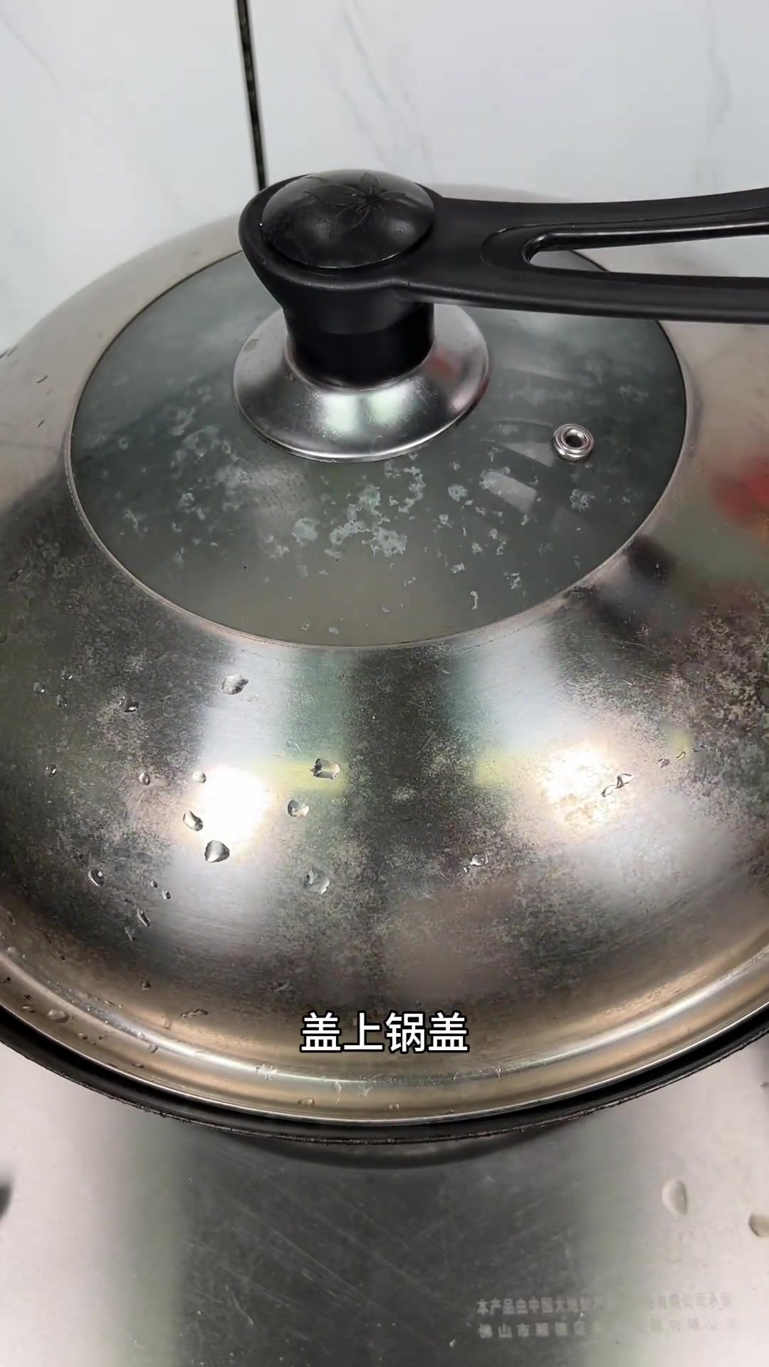 潮汕家常菜苦瓜肉沫花甲汤,喝起来有苦瓜的苦甘,肉沫的香,花甲的鲜,真好喝