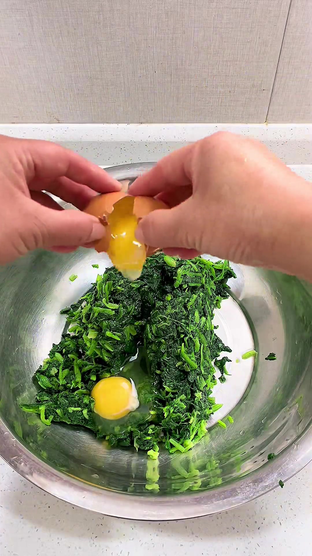 菠菜窝窝头做法超简单快来试试吧!