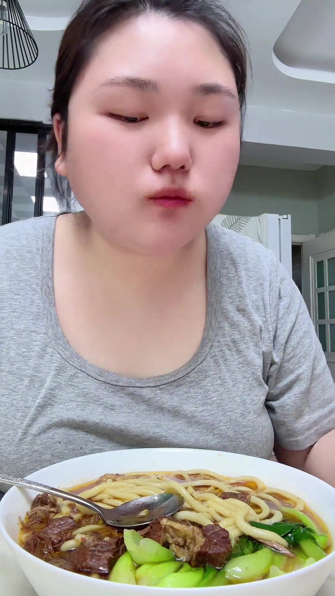 在家自己做的红烧牛肉面巨实惠!超好吃!太满足了~