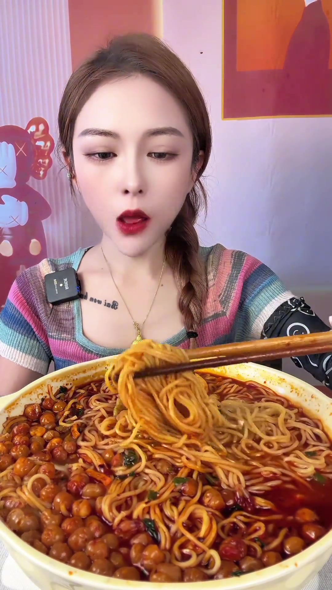 今麦郎拉面范儿重庆小面味道地道的很!非油炸面饼味道真的很地道就像我在街头吃的重庆小面味道嘎