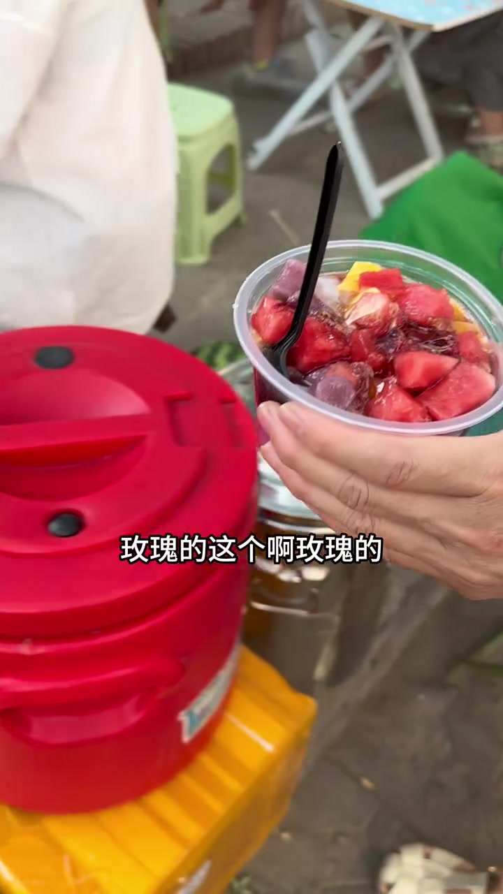 绿豆沙太受欢迎了，顾客都是几杯几杯的来，为了保存新鲜也不敢多做