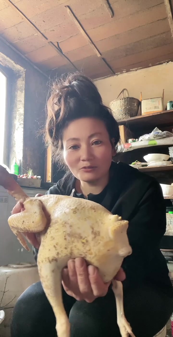 杀蛋鸡时公鸡和烧火棍去哪了?快来研究下