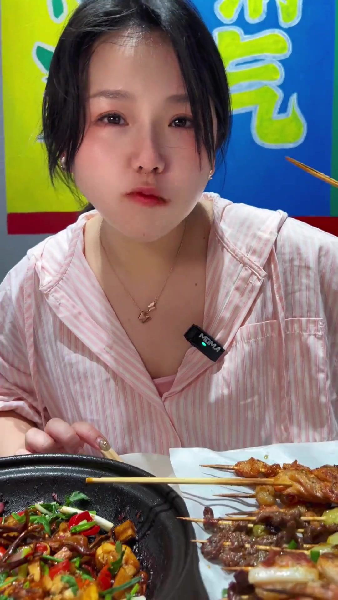 好久没有吃夜宵了,今天撸串撸到爽!对了,上饶烤鸡腿味道很不错