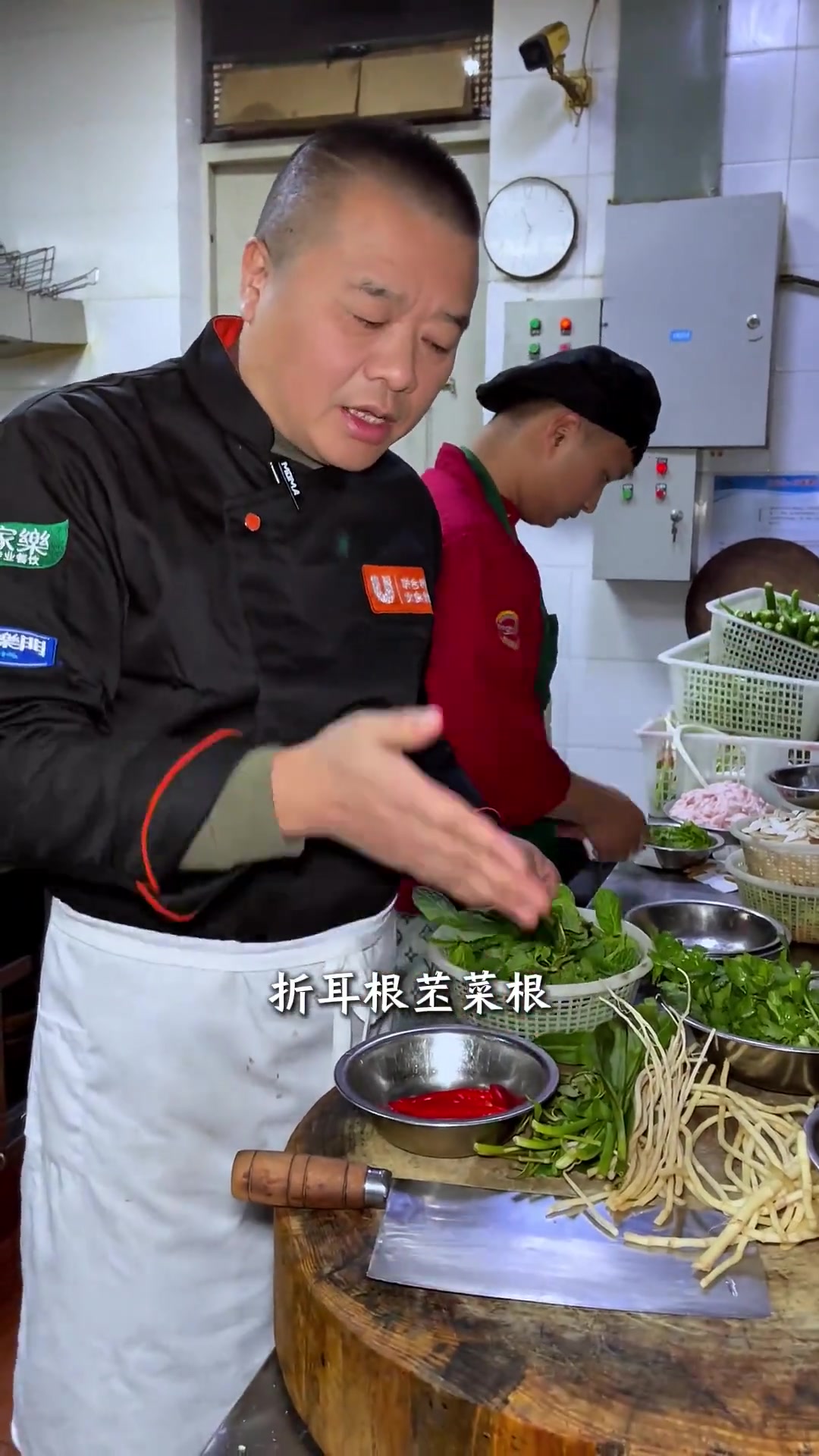 云南民族特色菜云南傣族特色菜“佐料罗非鱼”