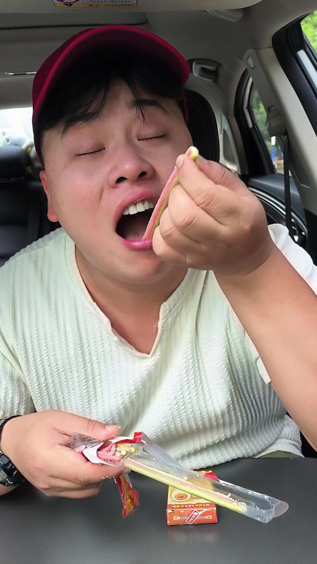 这些学校小卖部以前卖的很火的零食,你都吃过吗