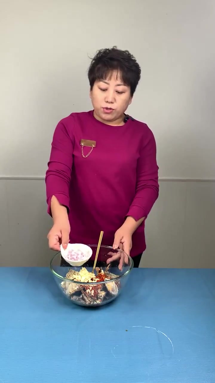 教大家做个生拌海蟹