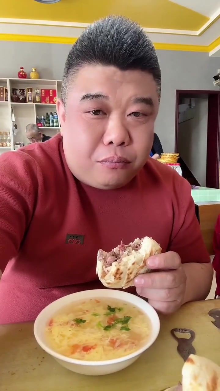 大城美食之旅：四十年老店李记驴肉火烧