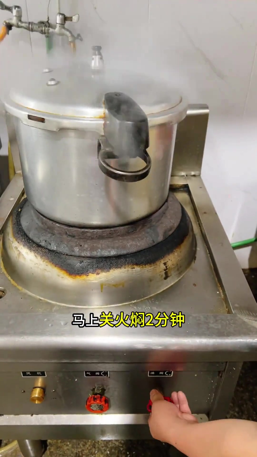 分享食堂新菜品这样的黄豆烧鸡腿，香香糯糯的，软糯脱骨，可好吃啦