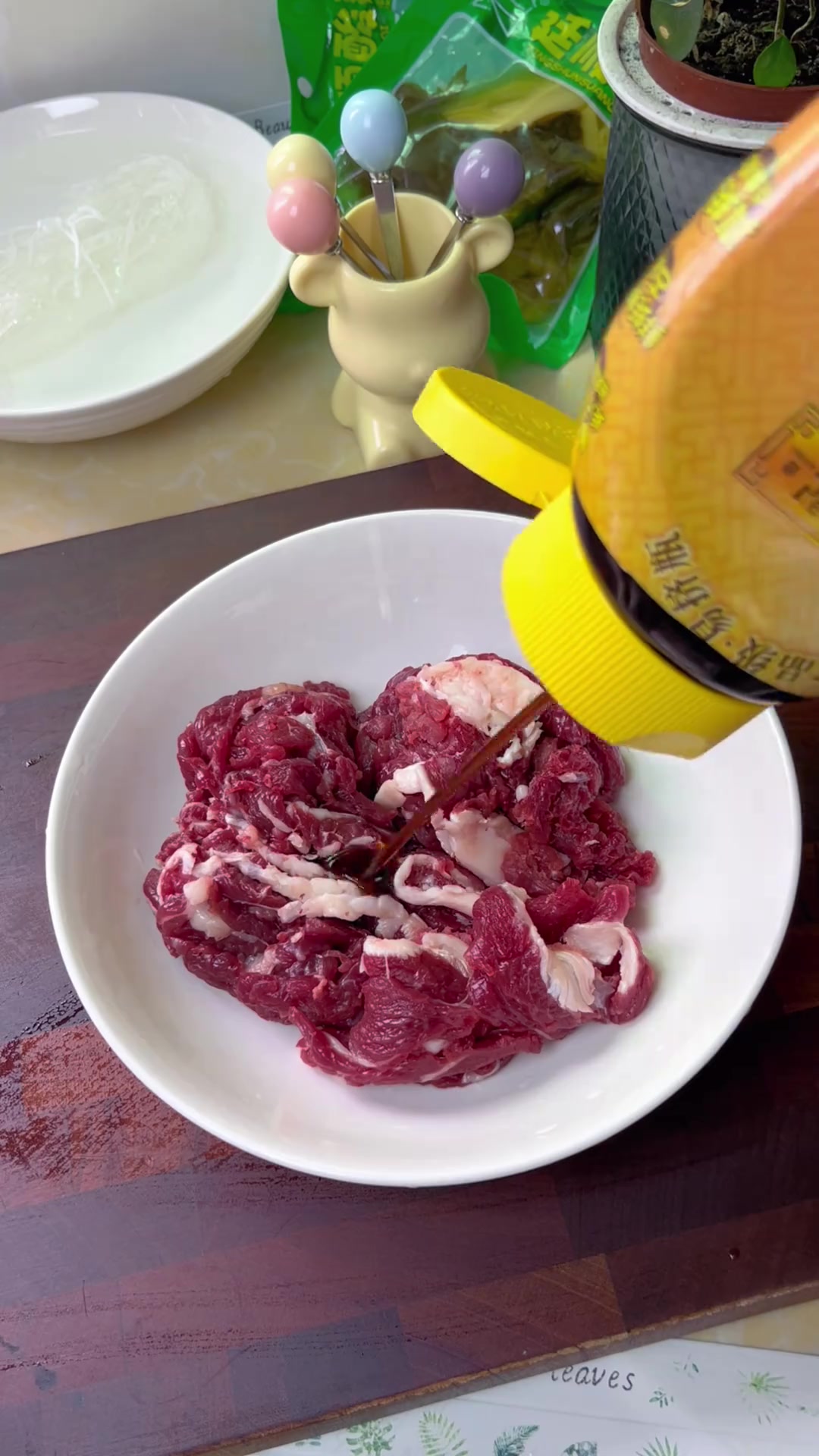 一周吃8次都不会腻的酸菜牛肉煲，做法简单，牛肉又嫩又滑，酸菜脆爽又开胃