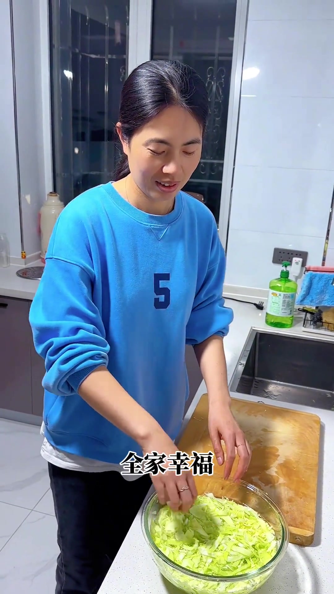 饭店里的凉拌包菜丝为什么那么好吃，今天告诉你做法