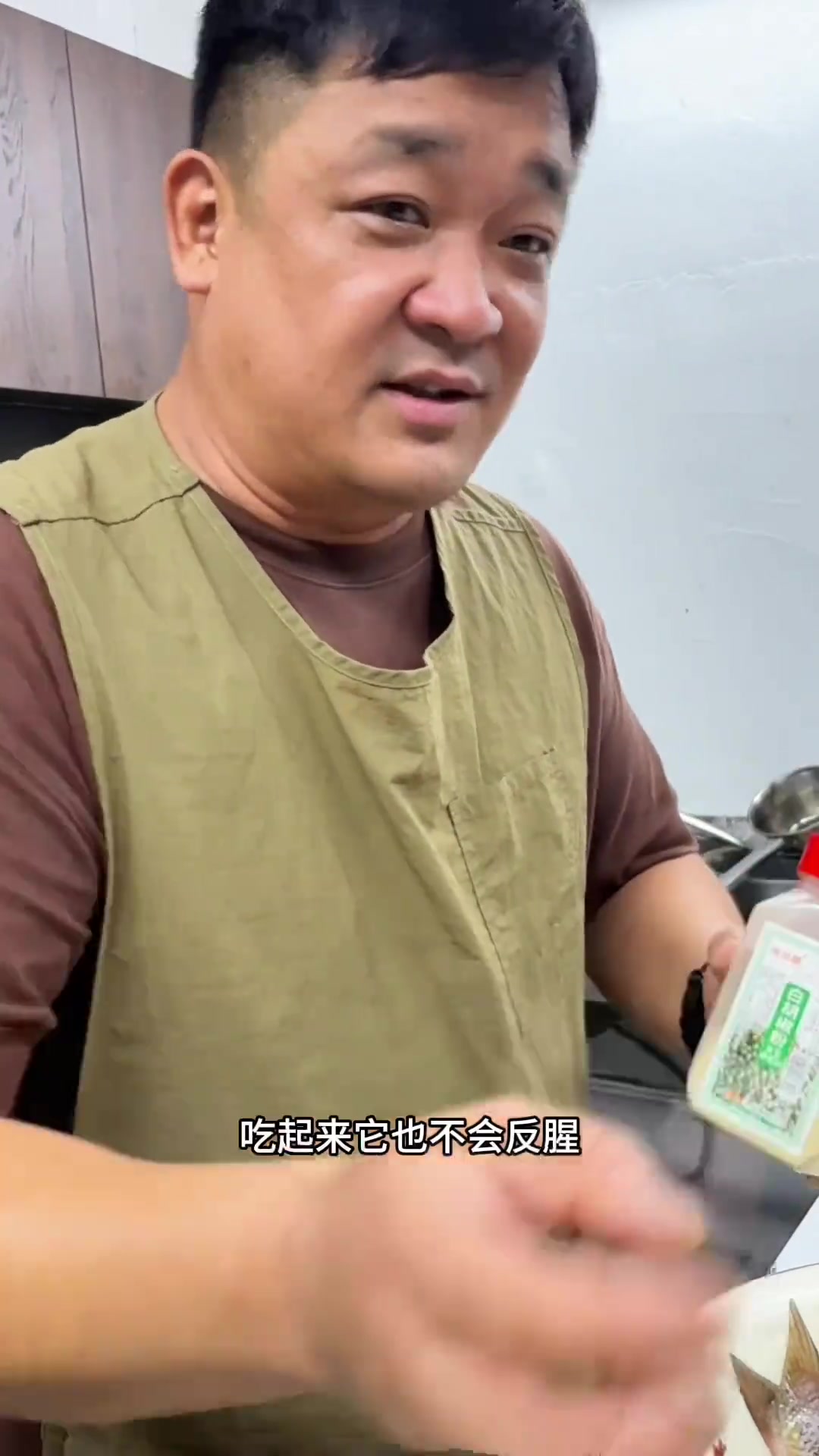 鲈鱼的新做法全程不放一点水的砂锅焗鲈鱼哪怕你没进过厨房都能轻松拿捏鱼肉干香嫩滑