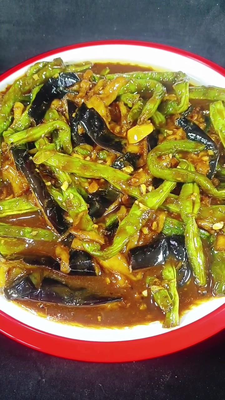 好吃到爆的茄子烧豆角做法,赶紧收藏!