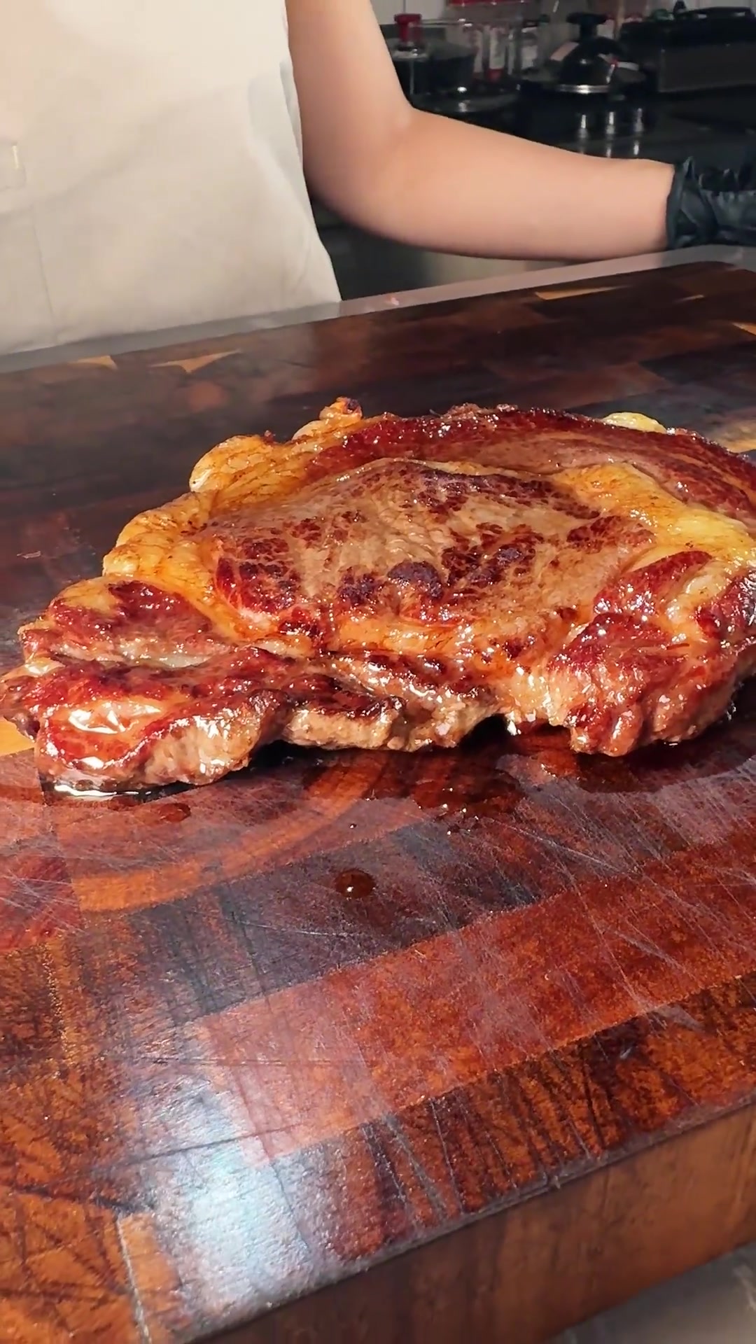 一个煎和牛眼肉的保姆级教程视频