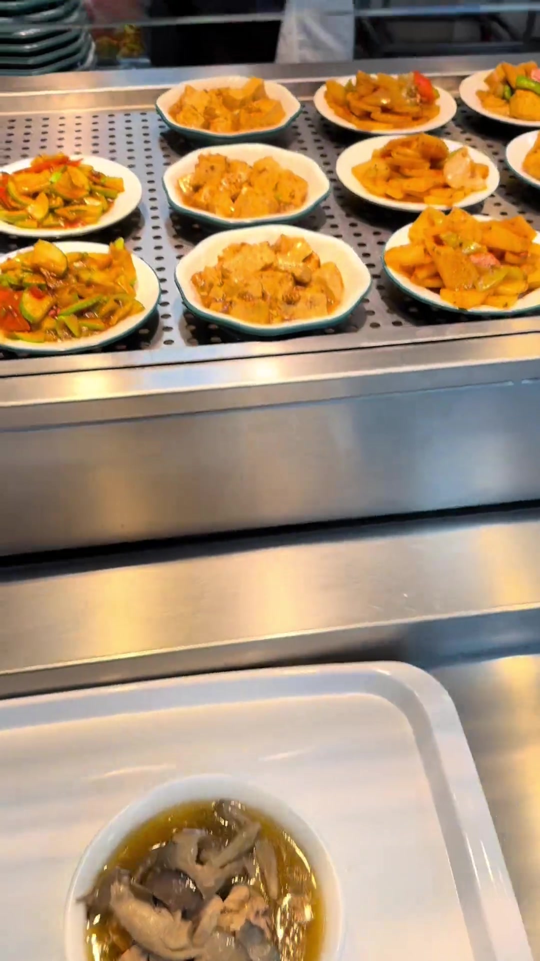 大学食堂15元一荤两素能吃什么菜