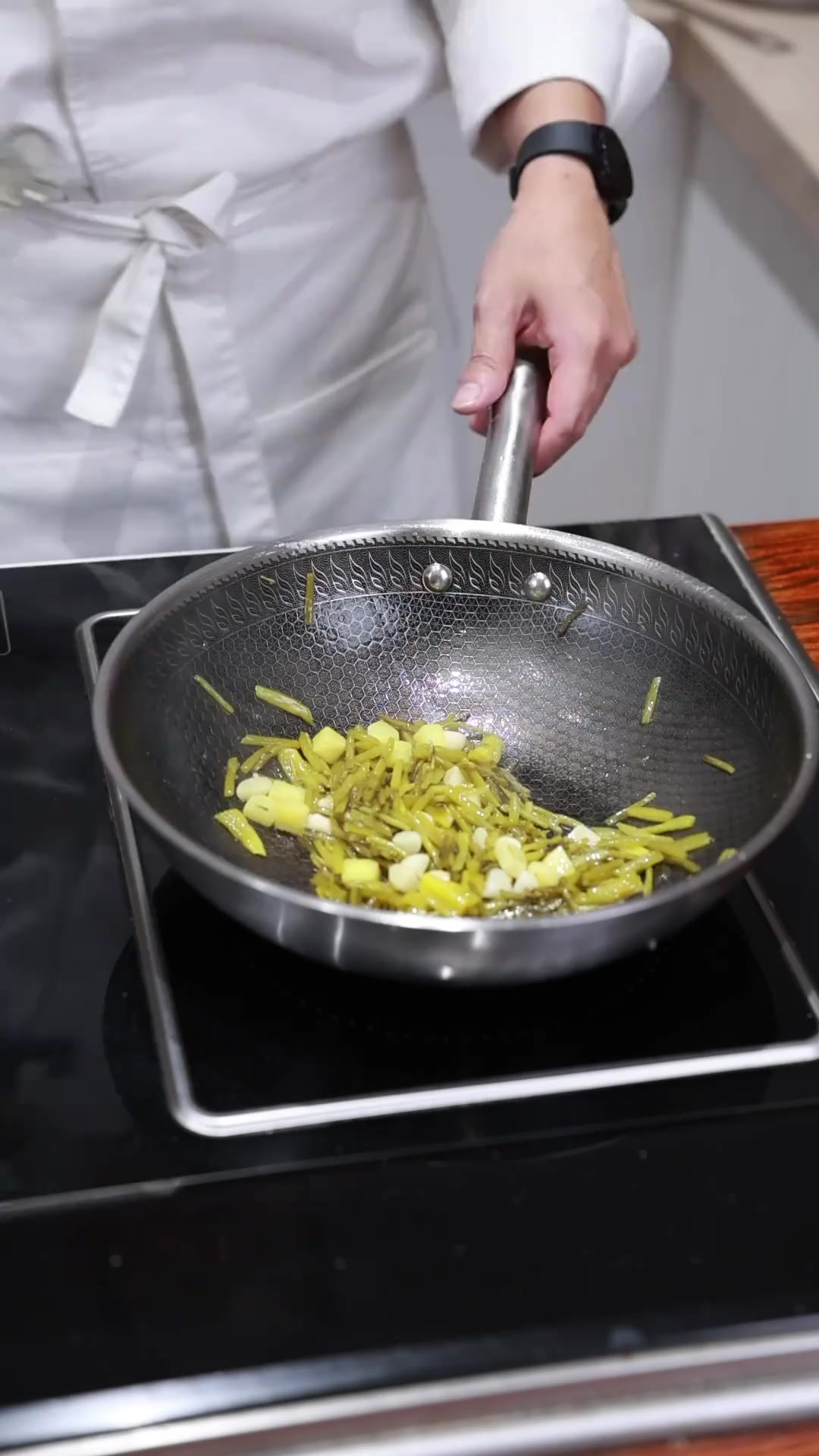 鱼鲜汁香，年糕弹牙，一口入魂的下饭搭配鲜掉眉毛！