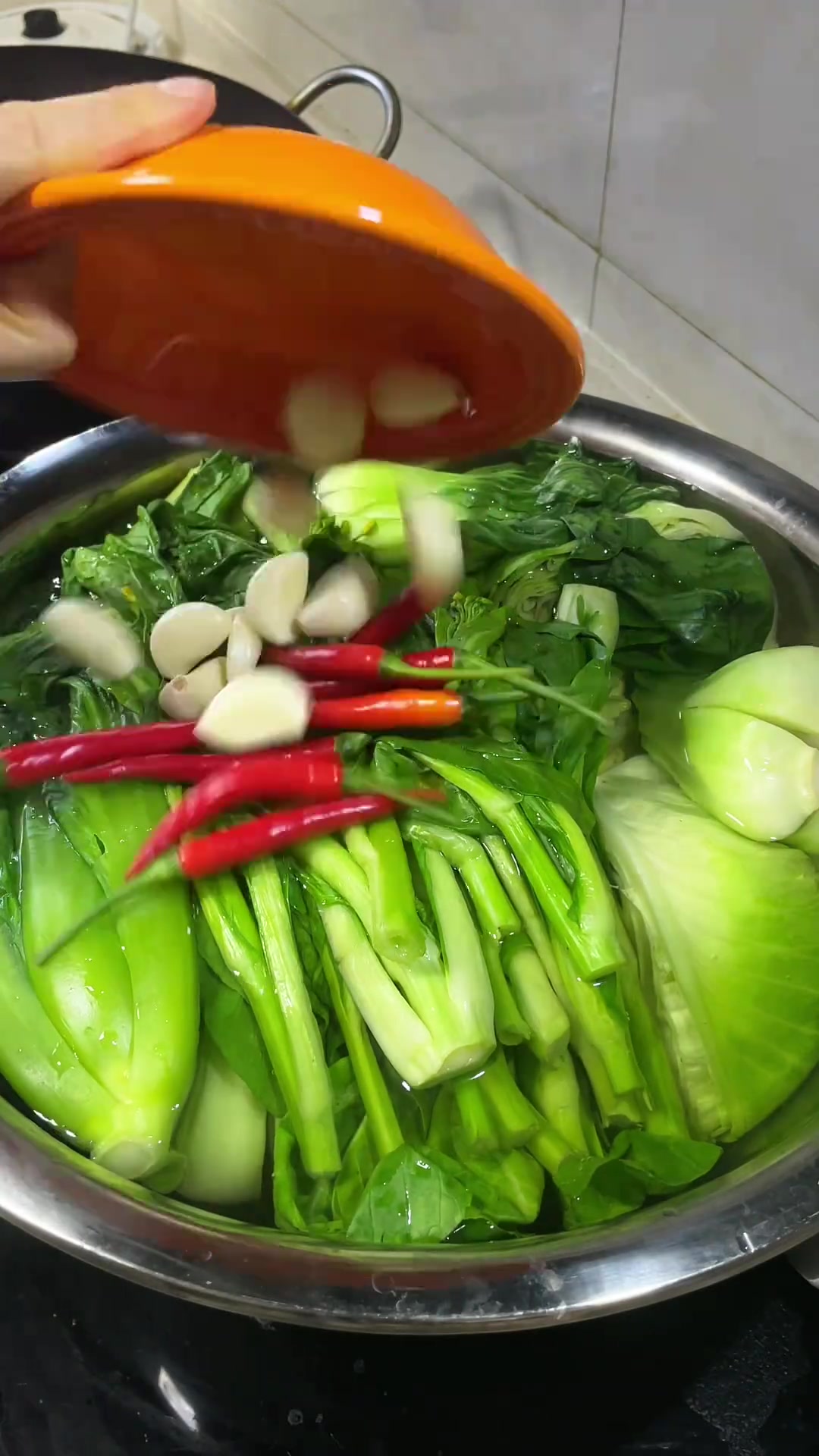青菜烫泡一晚成酸菜,方便,适合爱酸脆的姐妹