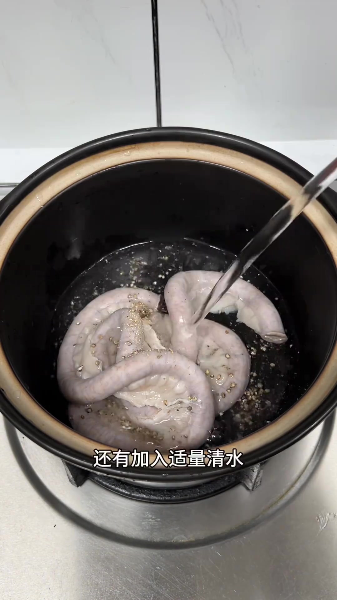 潮汕特色咸菜粉肠汤，口感爽脆又粉香，超好吃！