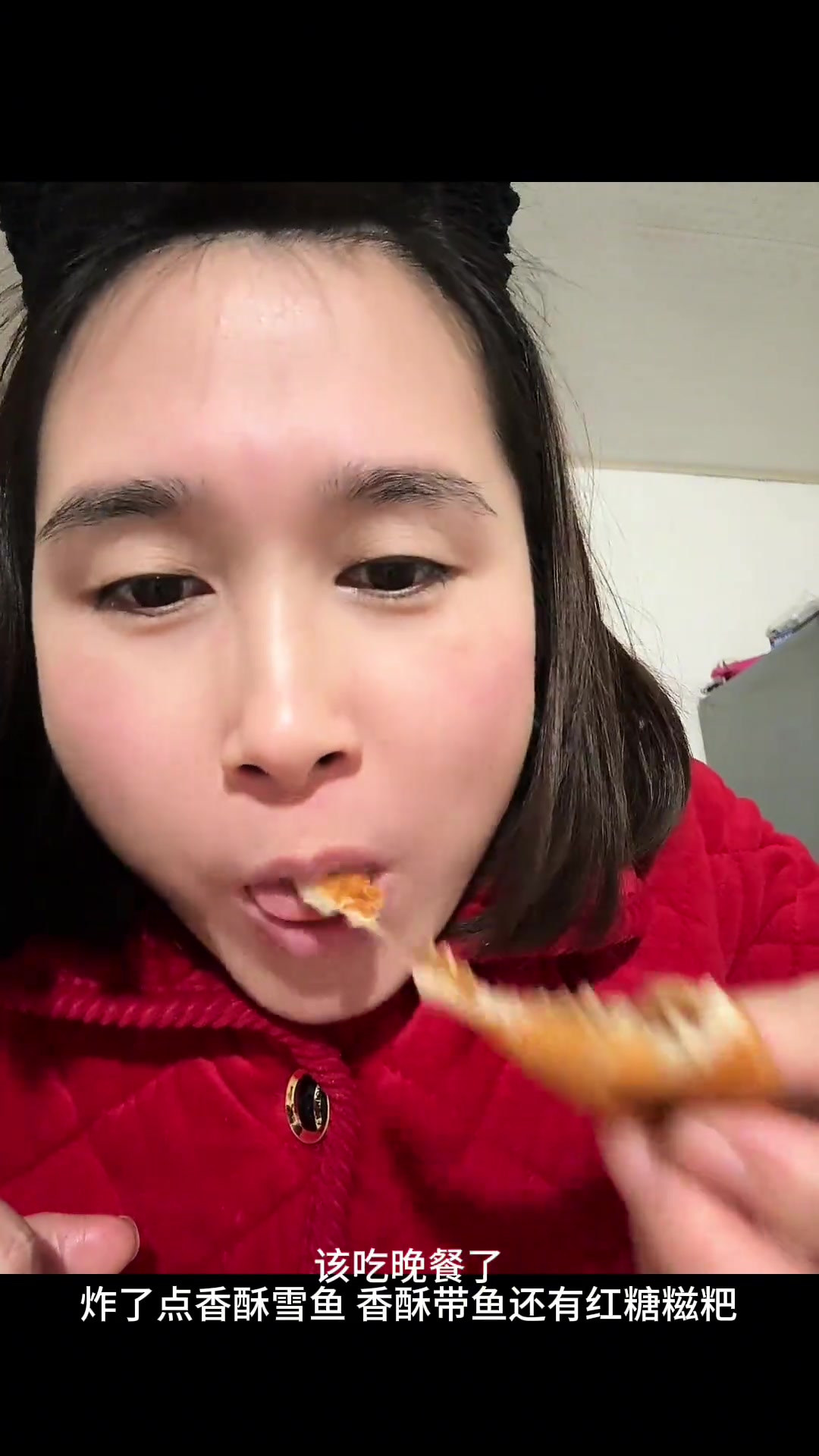 报告姐妹们。今天吃了一天面食,早上吃了红油抄手夏威夷果山核桃鸡脚筋中午吃的杂酱面下午回娘家