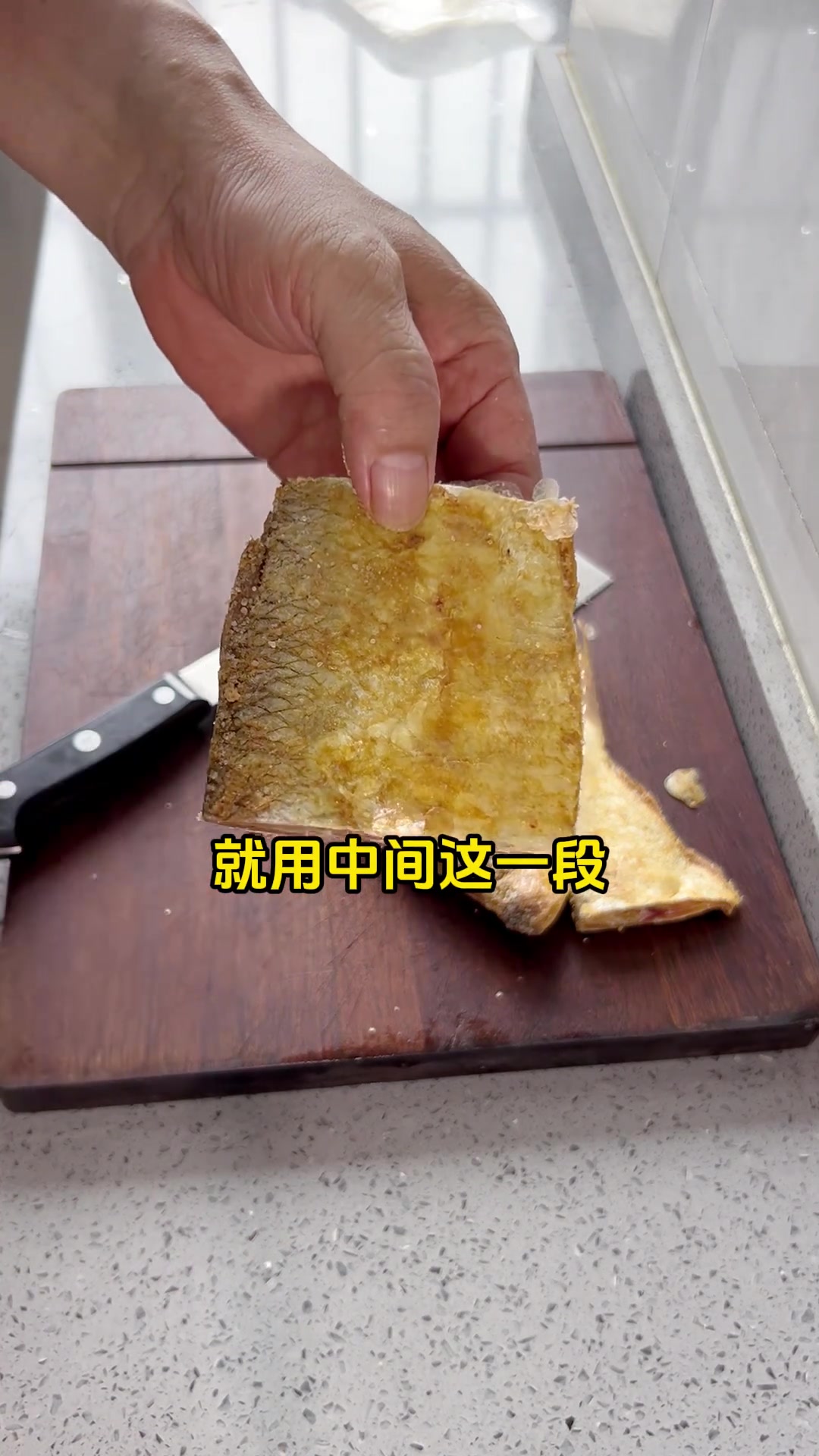 今天做一个咸鳓鱼蒸肉饼子蛋这个三刨咸鳓鱼真的太好吃了