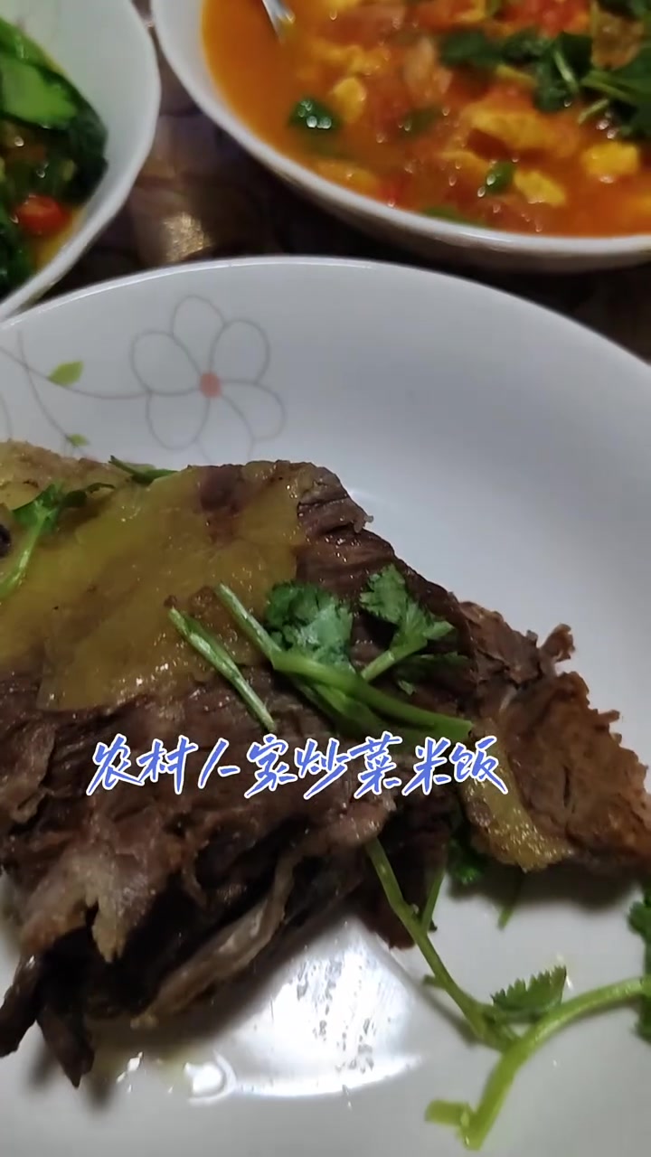 农村人家炒菜米饭