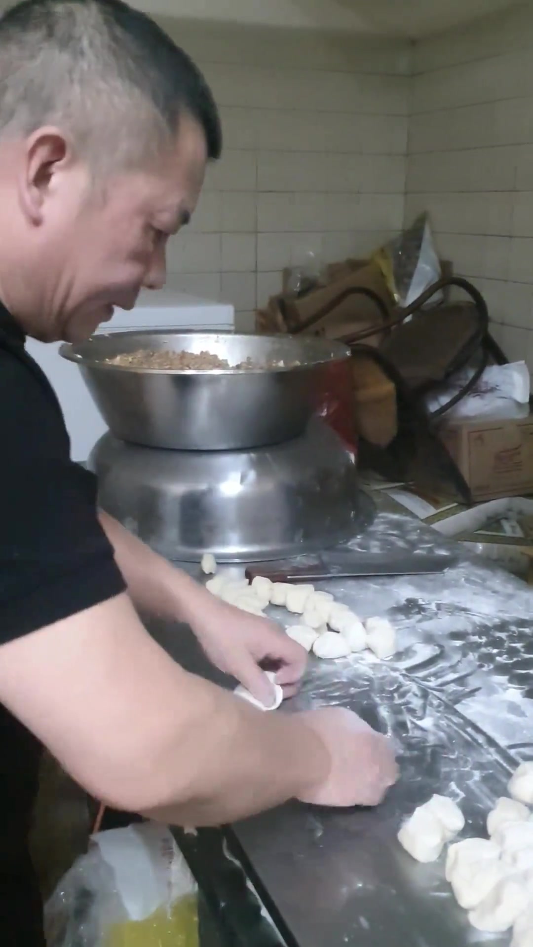 捷克布拉格正宗肉包子姑娘小龙女
