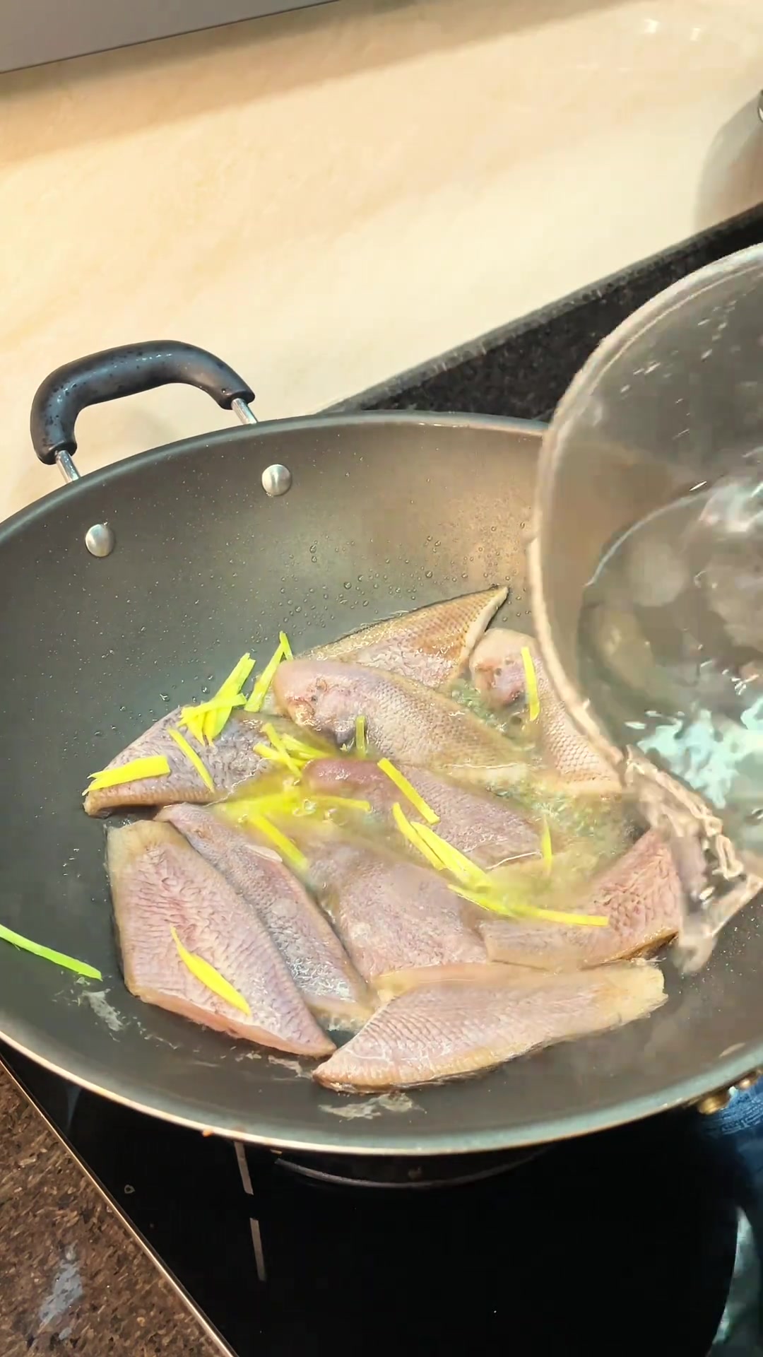 这样做的龙利鱼好吃又鲜美肉质鲜美爽口又美味,家常做法简单好吃