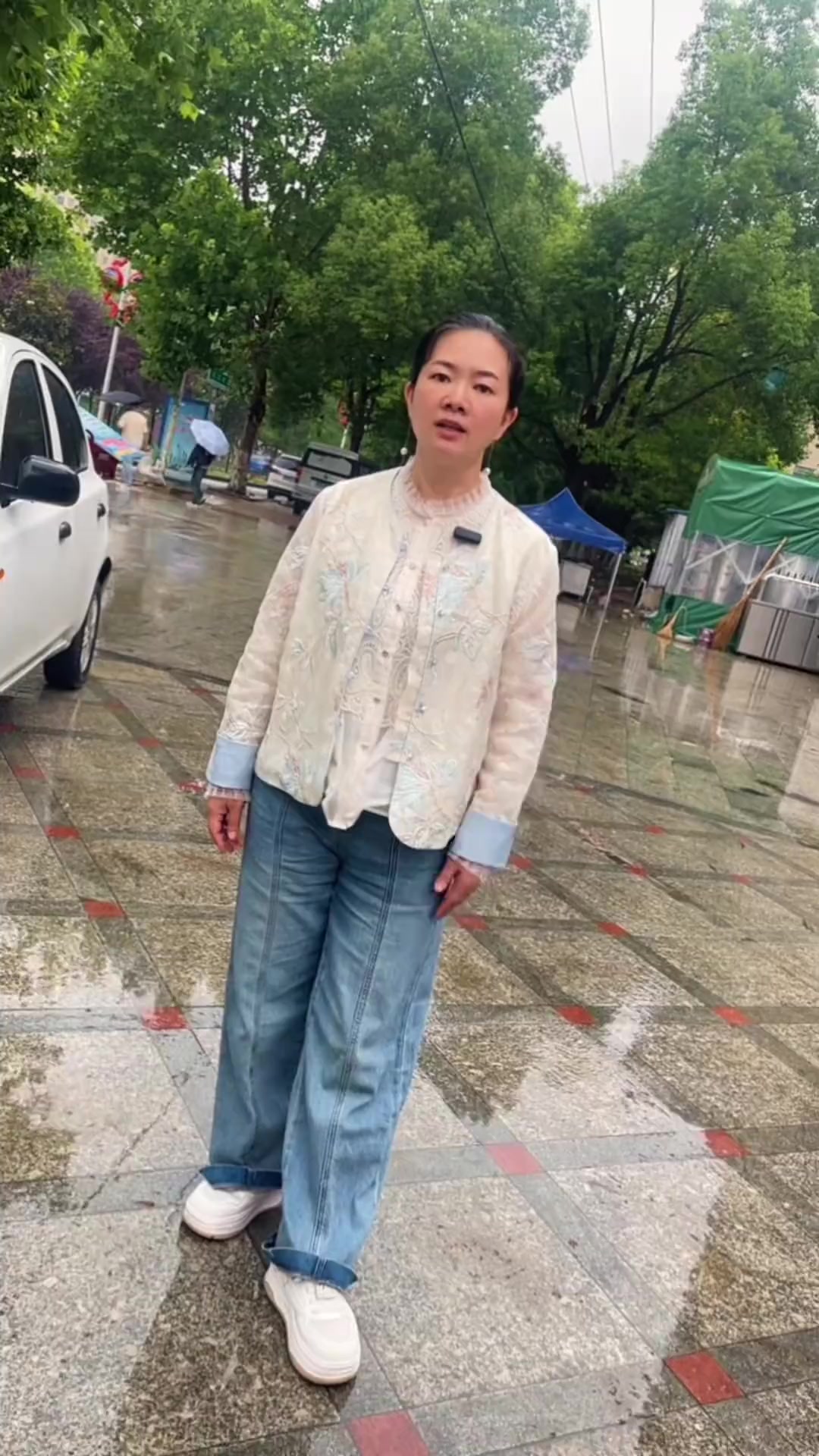 想吃鲜牛肉做的火锅就来宇信西北角