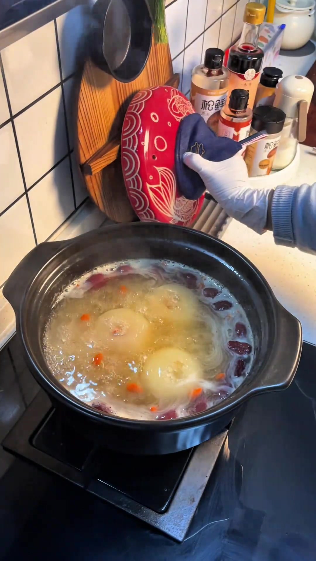 太适合这个银耳雪梨汤了，来上一碗从头润到脚