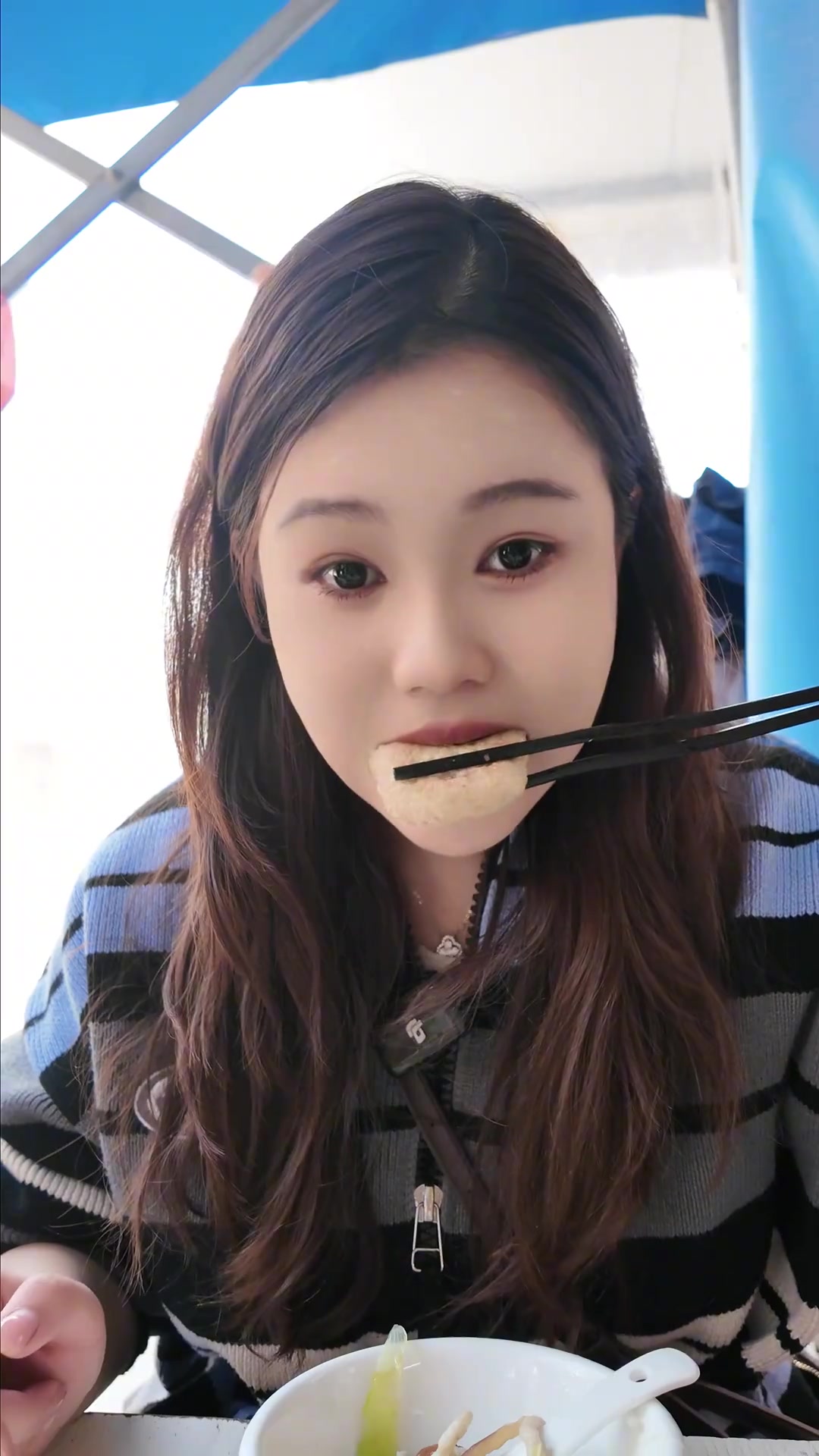 番禺五姐妹开了三十多年的老字号鱼皮饺店!现做现煮,纯手工制作的特色美食～