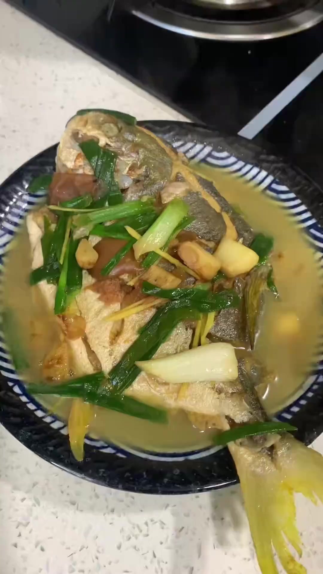金枪鱼刺少肉多又厚,这做法孩子超爱,能吃光一整条