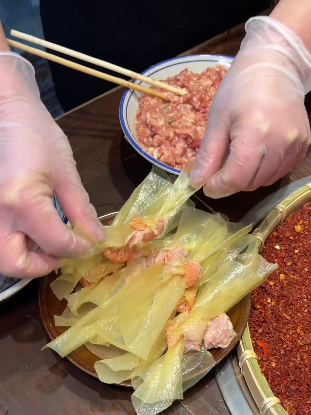 最伟大的火锅涮菜出现了!草莓涮火锅……