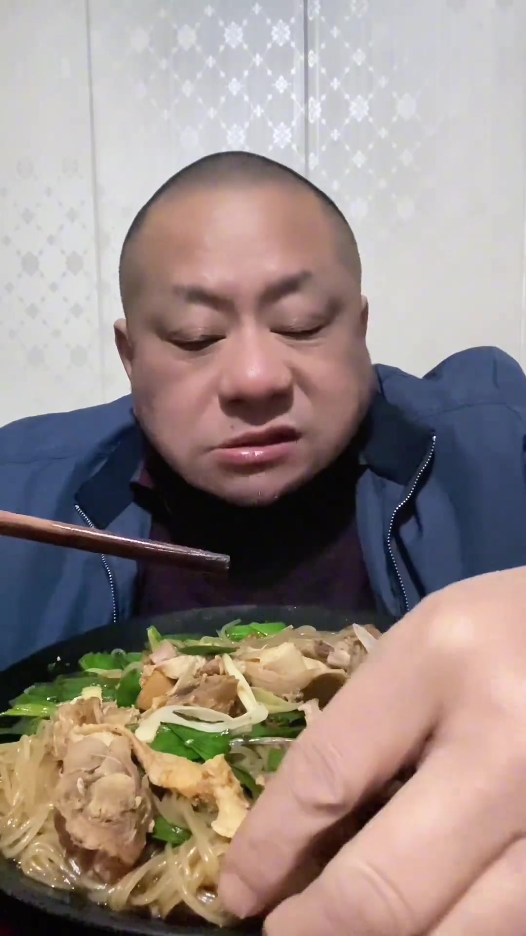 今天吃咸鸭肉烧粉条