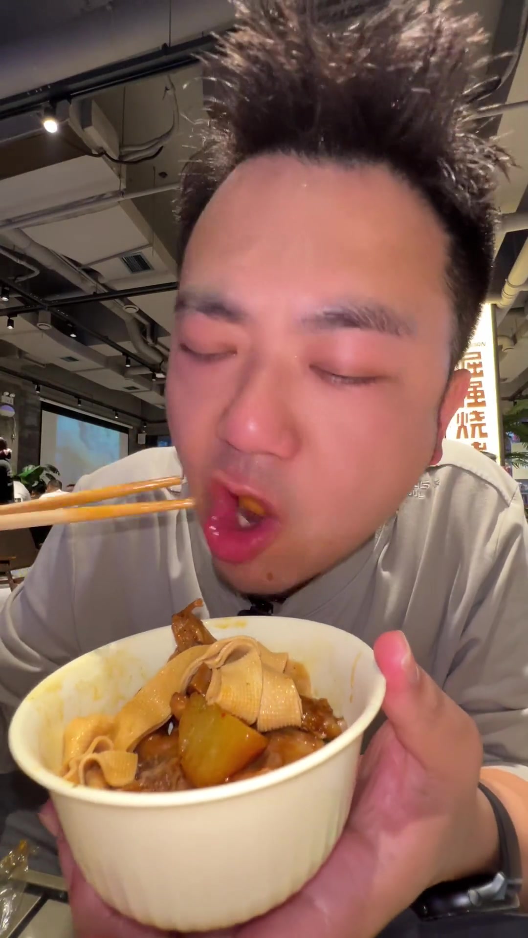 这个猪蹄我要吃一个月!鸭霸王里的鸡爪一吃一个不吱声