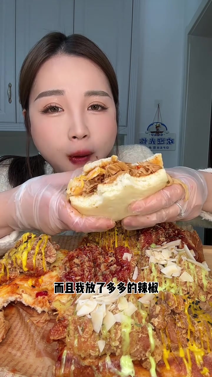 彩虹芝士炸鸡披萨!还有鱼饼炒年糕,救命太好吃了吧